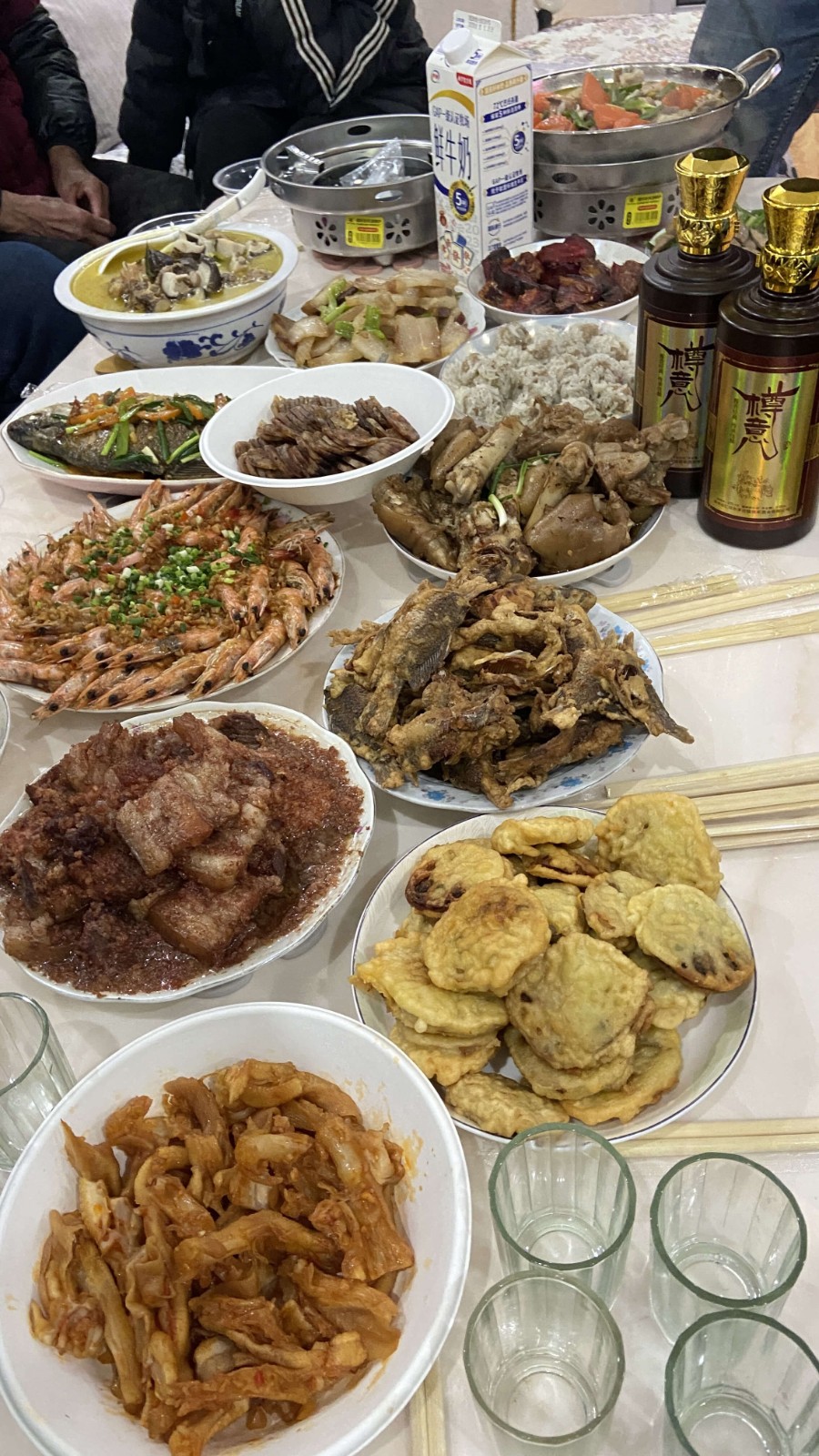 醬香酒生產(chǎn)廠家：適合元旦送禮或家用的幾款茅臺(tái)鎮(zhèn)醬香白酒